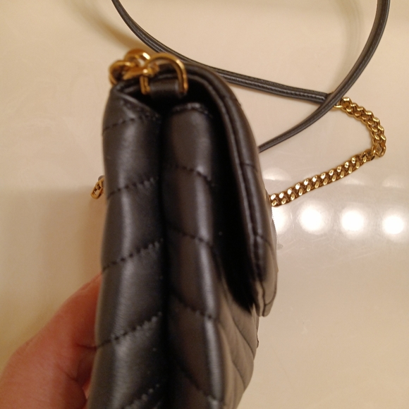 Tory Burch designer mini bags Kira Chevron Chain Wallet in Black mainTory Burch - Picture 13 of 13